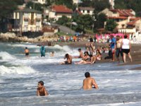 Akçakoca’da plajlar tatilcilerle yeniden dolmaya başladı