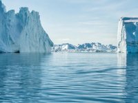 Grönland'da bir ay içinde 200 milyar ton buz eridi