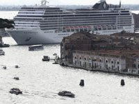 Yolcu gemilerinin Venedik'e girişi yasaklanıyor