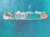 Şile'de karaya oturan 'Natalia' isimli kargo gemisi kaderine terk edildi