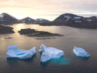 Grönland'da buzul koptu: 1 ölü, 2 kayıp...