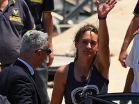 Kaptan Carola Rackete'ye 'Onur Madalyası' verildi