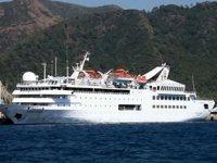 ‘Orient Queen’ isimli yolcu gemisi, Marmaris seferlerini aksatmıyor