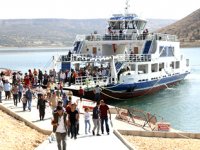 Atatürk ve Birecik Baraj gölllerinde yolcu ve balıkçı tekneleri denetlendi