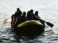 Ege Denizi’nde içerisinde Türkler'in de bulunduğu bot battı