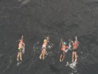 4 amatör yüzücü, 6 saatte Armutlu'dan Mudanya'ya yüzdü