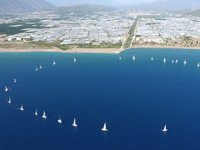 43 yelkenli tekne, ‘sevgi çemberi’ oluşturdu