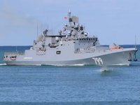 ‘Amiral Makarov’ isimli Rus savaş gemisi, Akdeniz’de gövde gösterisi yaptı