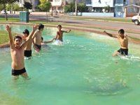 Antalya'da çocukların süs havuzu keyfi deniz keyfini aratmadı