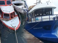 Samandağ’da balıkçı tekneleri batmaktan kurtarıldı