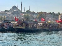 Eminönü'ndeki balıkçılar bir süre daha satışa devam edecek