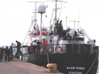 İtalya, Alan Kurdi gemisindeki göçmenlere Taranto Limanı'nı açtı