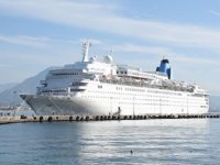 ‘Marella Dream’ isimli yolcu gemisi, Alanya’ya demir attı