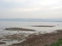 Kuraklık nedeniyle İznik Gölü’nde adacıklar oluştu