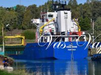 ‘Vera Rose’ isimli kargo gemisi, Corint Kanalı’na sıkıştı