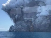 Whakaari Yanardağı patladı, insanlar mahsur kaldı