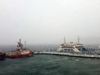 Şiddetli yağış ve fırtına deniz ulaşımını olumsuz etkiliyor