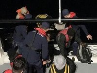 Lastik bot içinde 6 düzensiz göçmen yakalandı