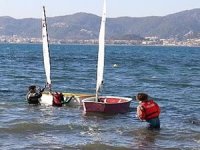 Minik yelkenciler sömestr tatilini kampta geçiriyor