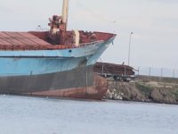Karaya oturan gemi Yargıtay kararını bekliyor