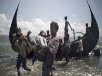 Malezya'ya geçmeye çalışan 14 Arakanlı denizde boğuldu