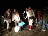 Göçmenler Çanakkale sahillerinde toplanıyor