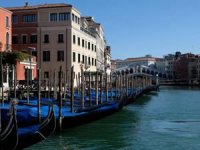 Venedik'te kanallar temizlendi