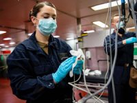 Trump, hastane gemisini Kaliforniya’ya gönderdi