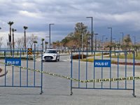 Dünyaca ünlü sahilde in cin top oynuyor