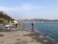 Tarabya Sahili'nde vatandaşlar yasağa uymadı, balık tuttu