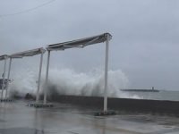 Fırtına Marmara'da deniz ulaşımını olumsuz etkiledi