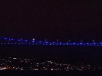 Fatih Sultan Mehmet Köprüsü maviye büründü