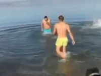Sokağa çıkma yasağında deniz keyfi yapan 4 kişi serbest kaldı