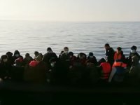 Ayvalık’ta 28 düzensiz göçmen Yunan sahil güvenliğin elinden kurtarıldı