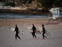 Tedbirler azaltıldı, dünyaca ünlü Bondi Plajı yeniden açıldı