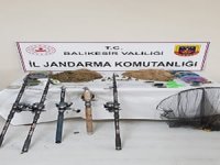 Çaygören çayında kaçak balık yakalayanlara para cezası verildi