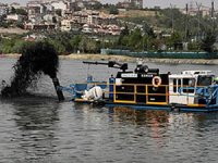 Haliç'i çamurdan kurtaracak tesis hizmete girdi