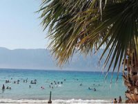 Dünyaca ünlü Kleopatra Plajı misafirlerini bekliyor