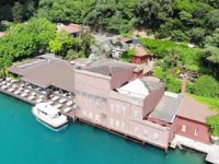 Geminin çarptığı tarihi yalının son hali havadan görüntülendi