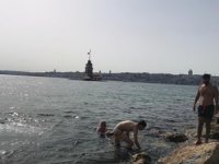 Kız Kulesi’ne karşı Boğaz’da yüzdüler