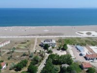 Karacabey Boğazı Plajı’nda  sosyal mesafe hazırlıkları tamamlandı