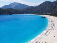 Antalya ve Muğla'da sosyal mesafeli deniz keyfi