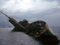 Çin savaş gemileri Vietnam balıkçı gemisini batırdı