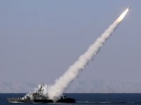 İran Hint Okyanusu'nun kuzeyinde füze denemesi yaptı