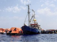 Alman STK gemisi Akdeniz'de 211 göçmeni kurtardı