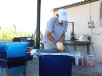 Mezitli Belediyesi, plajlara özel çöp kovası üretiyor