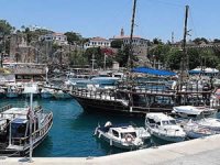 Kaleiçi Yat Limanı eski günlerine dönmeyi bekliyor