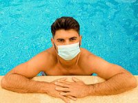 Havuzlardan bulaşabilecek göz enfeksiyonlarına dikkat!