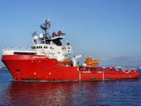 Akdeniz'de 180 göçmeni kurtaran yardım gemisi bir haftadır güvenli liman bekliyor