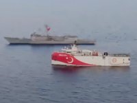 Oruç Reis'e Akdeniz açıklarında, iki fırkateyn eşlik ediyor